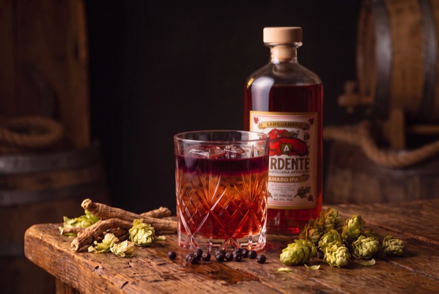 Arde in Bocca — cocktail firmato L'Ardente a base di Sanguamaro